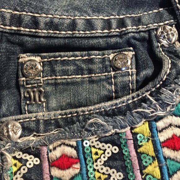 MISS ME EMBROIDERED RAW HEM JEANS SHORTS SIZE 30 - Picture 9 of 14